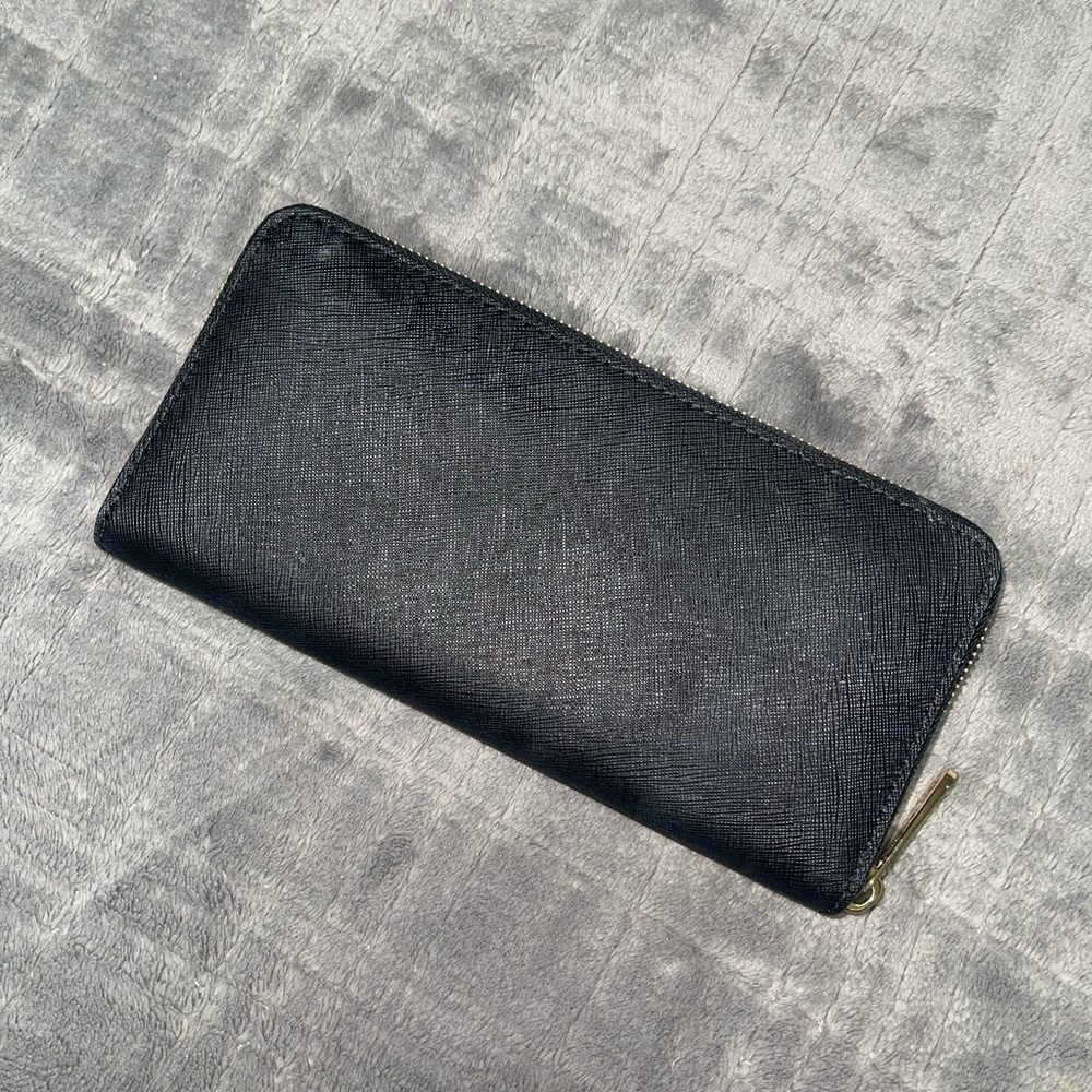 Michael Kors Saffiano Leather wallet - Picture 2 of 3